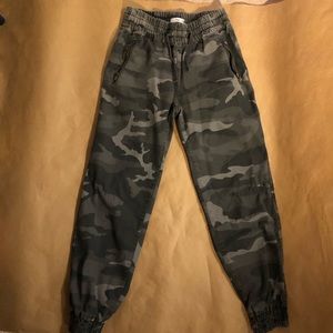 TNA Aritzia Cargo Pants  please read description